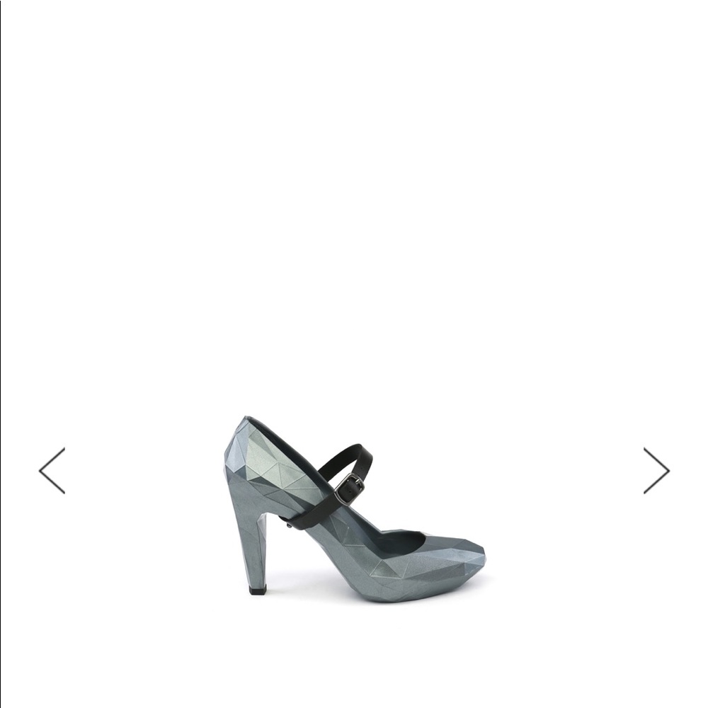 United Nude LoRes Pump